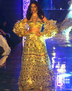 Photos: Celebs Walk The Ramp At Abu Jani & Sandeep Khosla Fashion Show | Picture 1692485