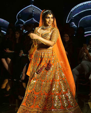 Photos: Celebs Walk The Ramp At Abu Jani & Sandeep Khosla Fashion Show | Picture 1692481