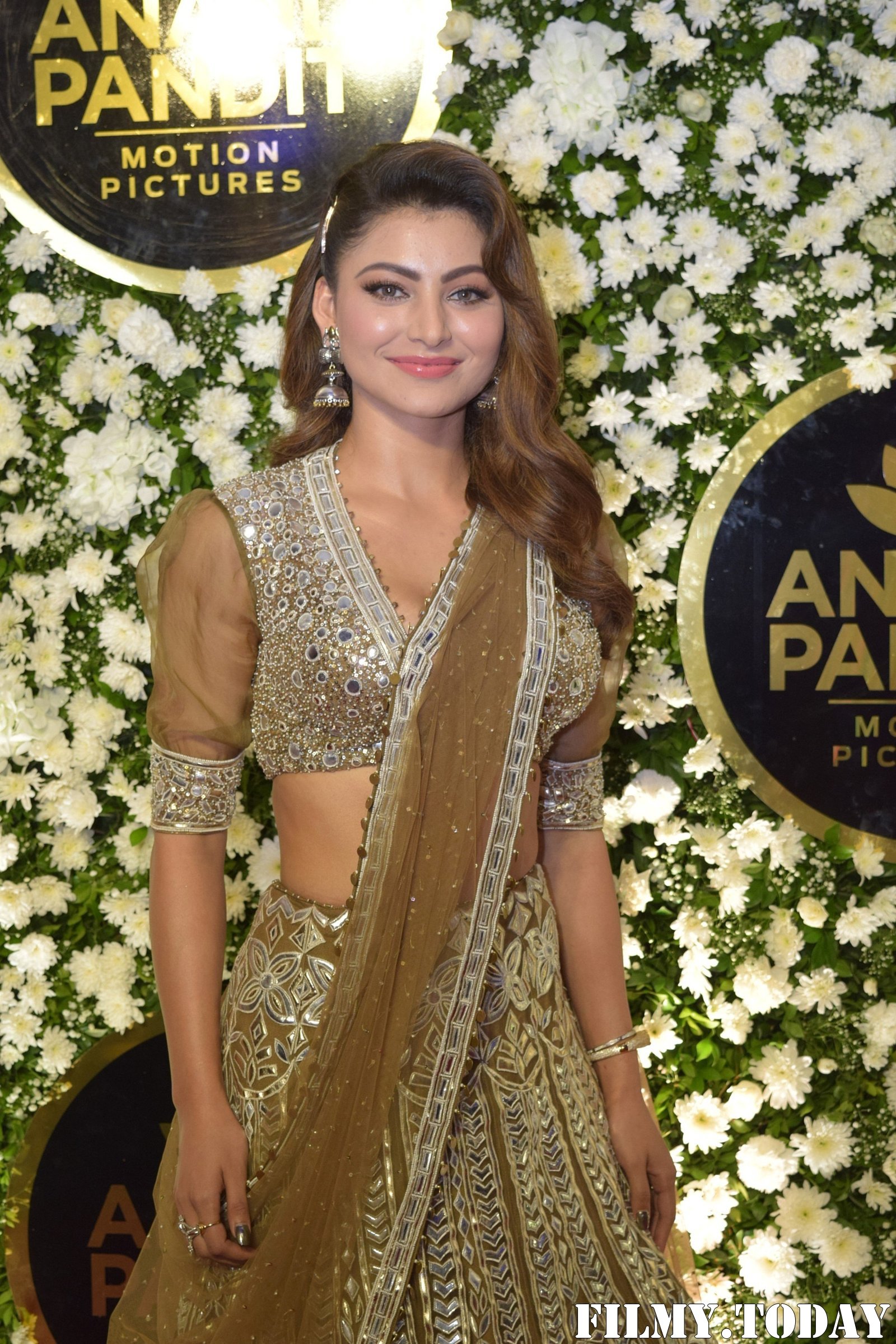 Urvashi Rautela - Photos: Celebs At Anand Pandit's Diwali Party | Picture 1693675