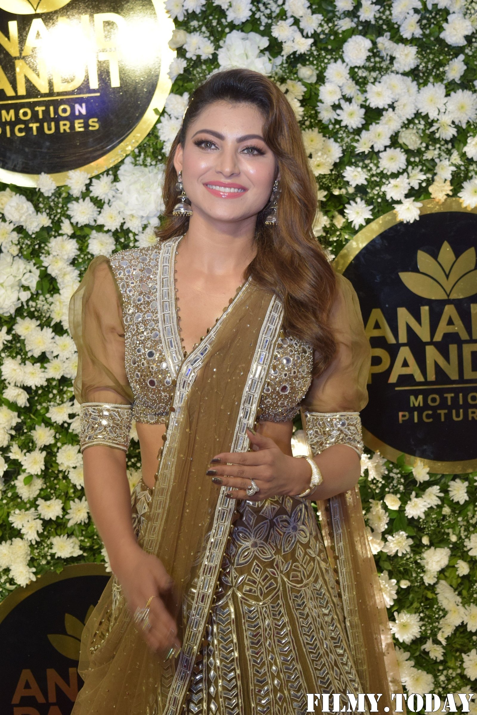 Urvashi Rautela - Photos: Celebs At Anand Pandit's Diwali Party | Picture 1693677