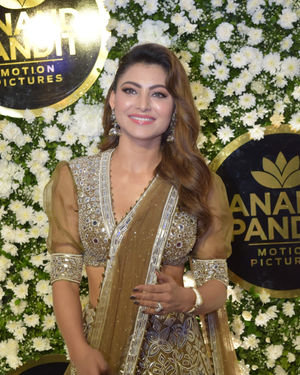 Urvashi Rautela - Photos: Celebs At Anand Pandit's Diwali Party | Picture 1693677