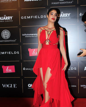 Janhvi Kapoor - Photos: Red Carpet Ceremony Of Vogue Women Of The Year 2019 | Picture 1693502