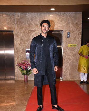 Photos:  Celebs At Ramesh Taurani's Diwali Party At His Bandra Residence | Picture 1694025