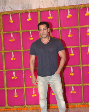 Salman Khan - Photos: Krishan Kumar's Diwali Party At Juhu
