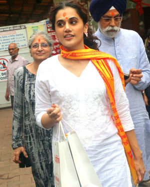 Photos: Taapsee Pannu At Siddhivinayak Temple | Picture 1694301