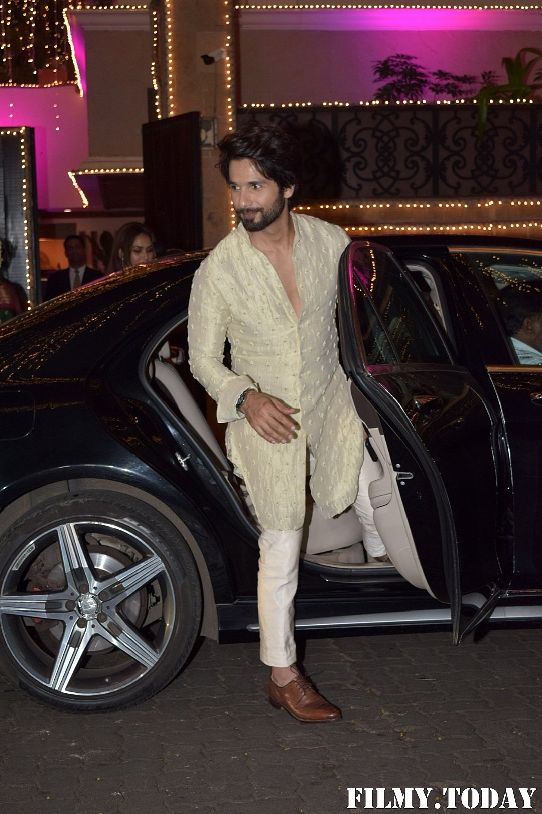 Shahid Kapoor - Photos: Celebs At Anil Kapoor's Diwali Party In Juhu | Picture 1694695
