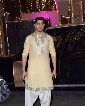 Sidharth Malhotra - Photos: Celebs At Anil Kapoor's Diwali Party In Juhu | Picture 1694725