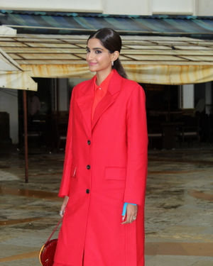 Photos: Sonam Kapoor Promotes Zoya’s Factor At Sun N Sand | Picture 1682783