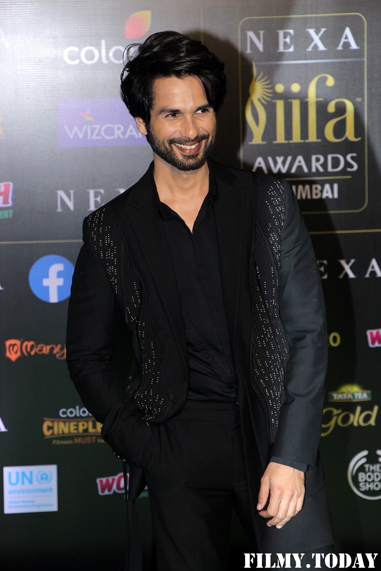 Shahid Kapoor - Photos: Celebs At The Green Carpet Of The IIFA Rocks 2019 | Picture 1683573