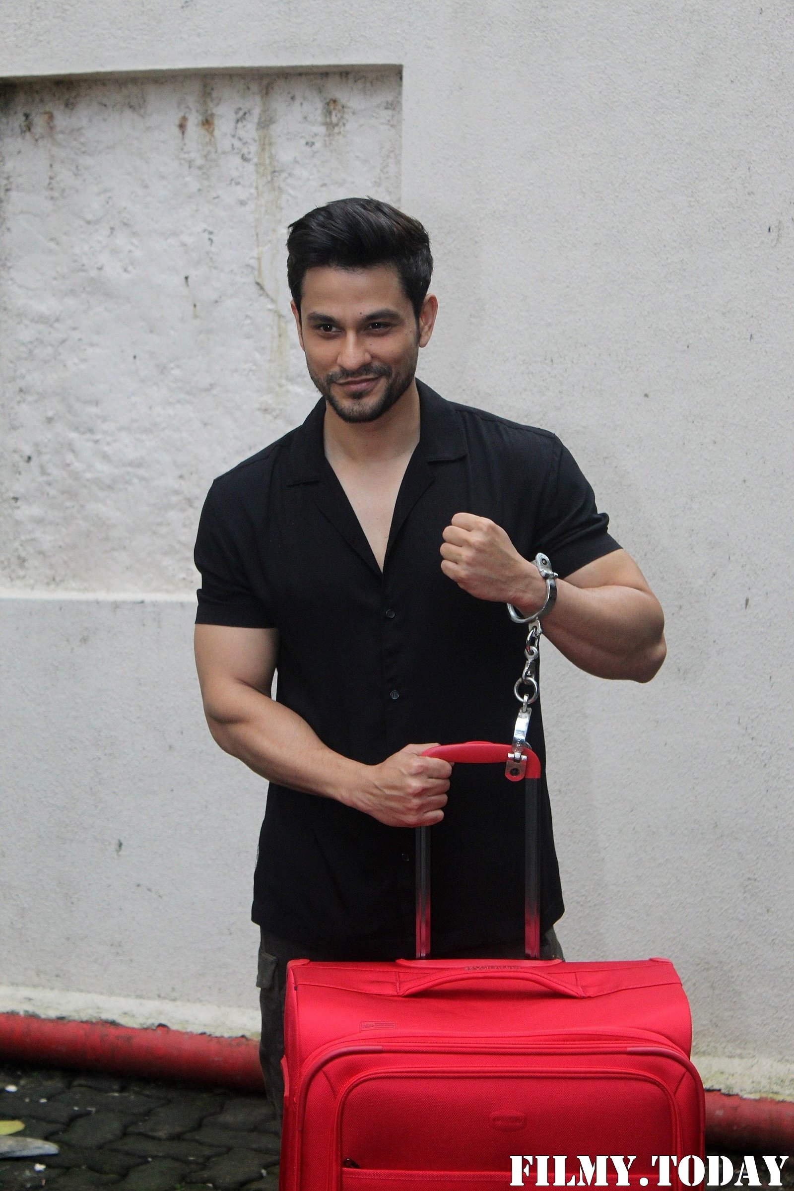 Photos: Kunal Khemu Spotted At Mehboob Studio | Picture 1687629