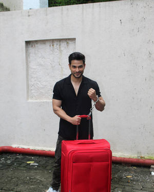 Photos: Kunal Khemu Spotted At Mehboob Studio | Picture 1687628