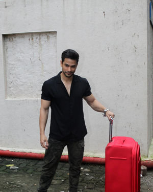 Photos: Kunal Khemu Spotted At Mehboob Studio | Picture 1687624