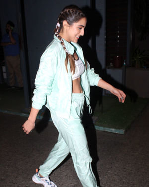 Sara Ali Khan - Photos: Celebs Spotted At Juhu | Picture 1719020