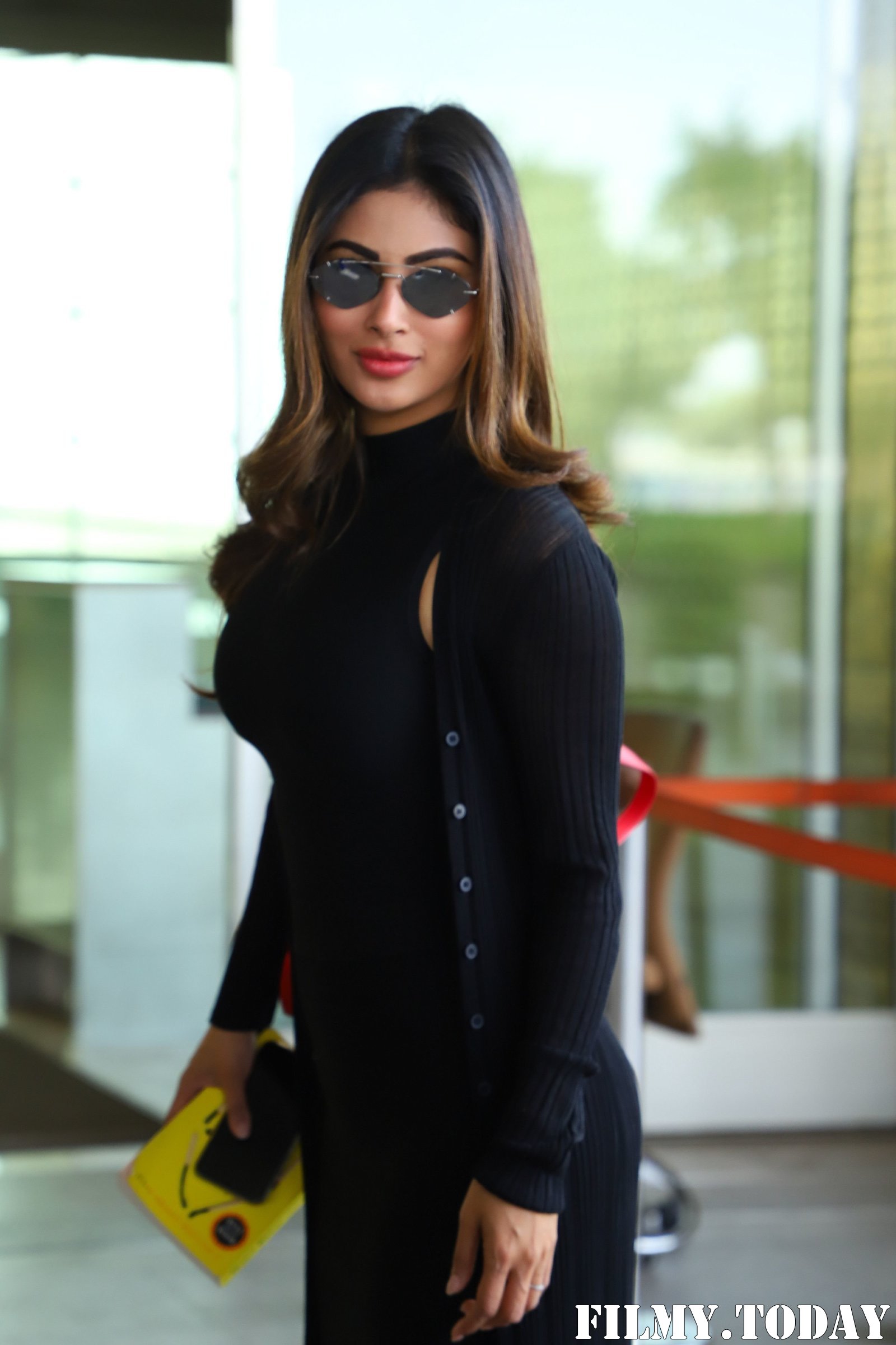 Photos: Celebs Snapped At Airport As They Leave For Filmfare Awards | Picture 1721733