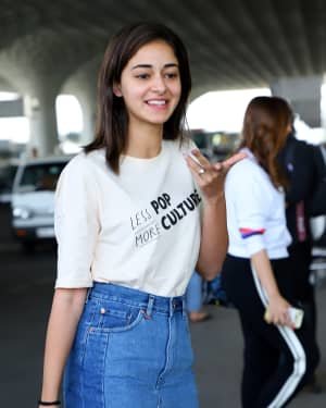 Photos: Celebs Snapped At Airport As They Leave For Filmfare Awards | Picture 1721700