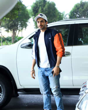 Photos: Celebs Snapped At Airport As They Leave For Filmfare Awards | Picture 1721695