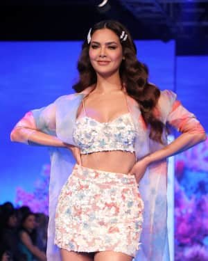 Photos: Esha Gupta At Lakme Fashion Week Summer Resort 2020 | Picture 1721666