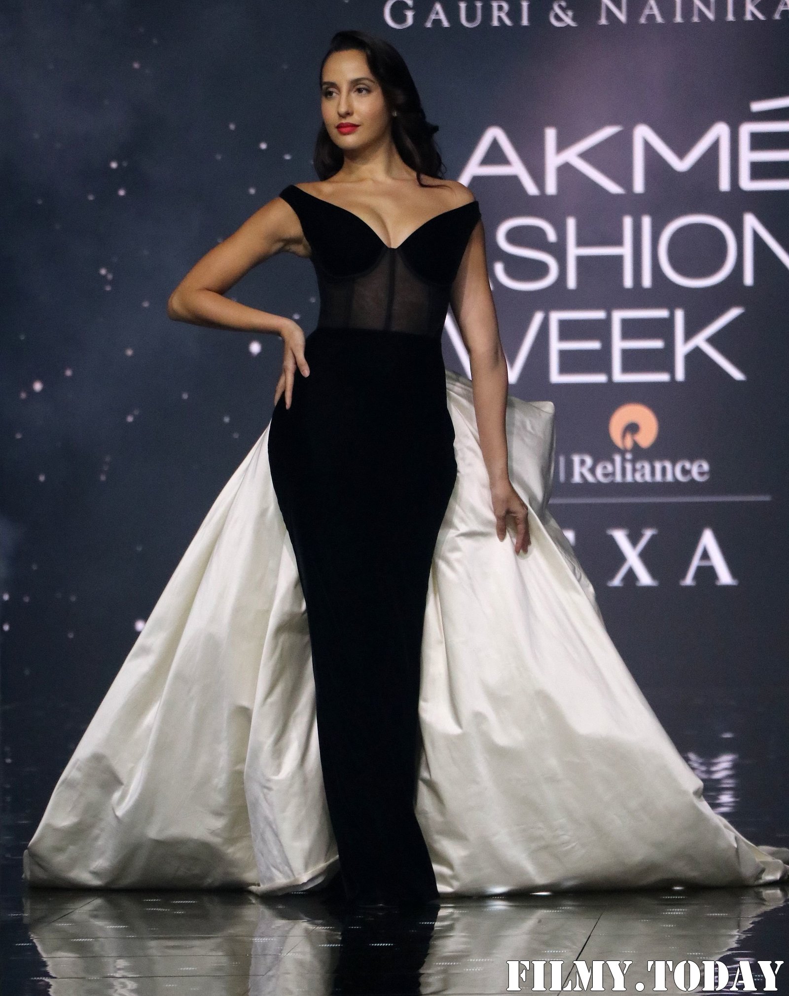 Photos: Nora Fatehi Walks For Gauri And Nainika At LFW 2020 | Picture 1721619