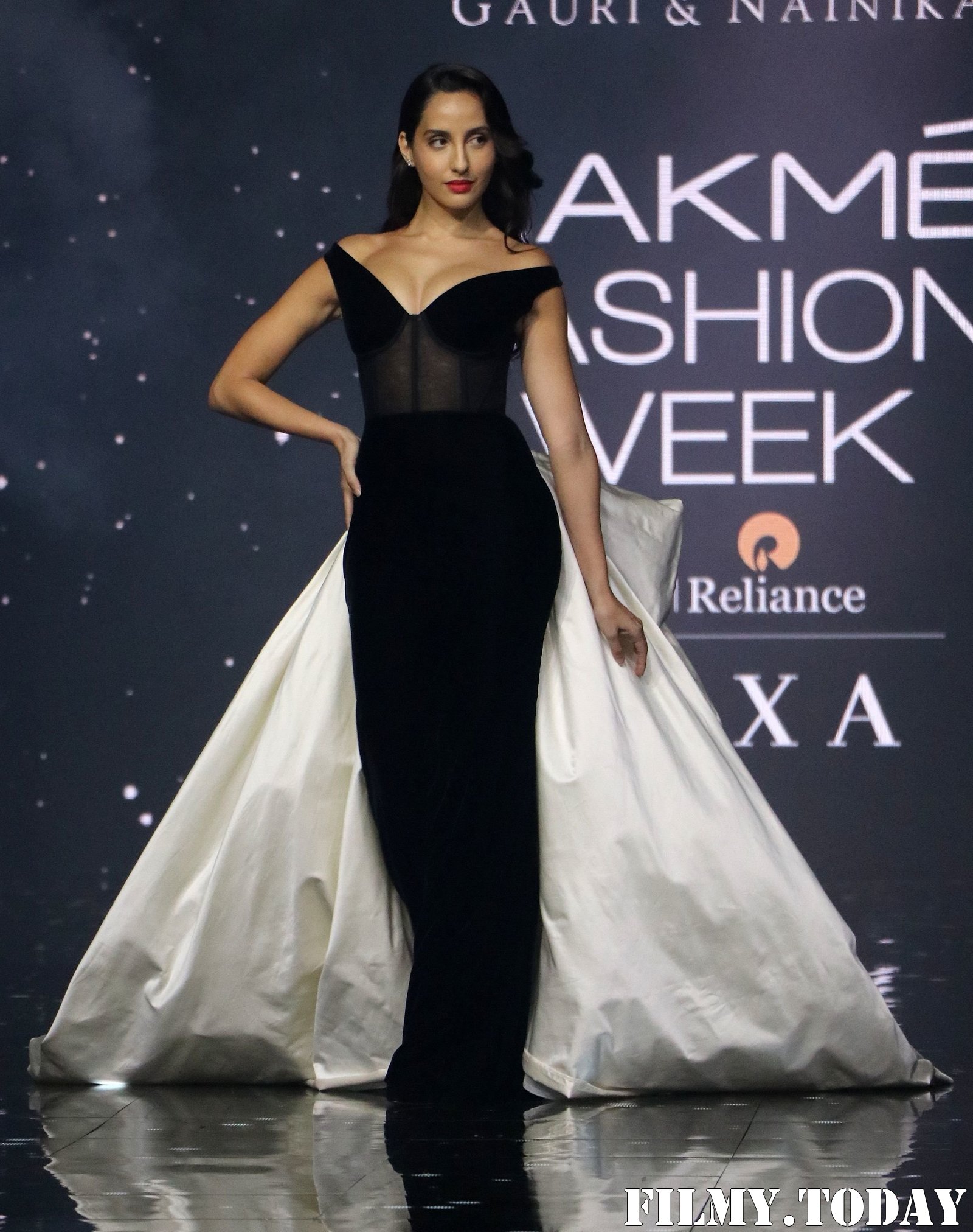 Photos: Nora Fatehi Walks For Gauri And Nainika At LFW 2020 | Picture 1721618