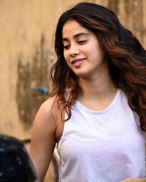 Photos: Janhvi Kapoor Spotted At Pilatis Gym | Picture 1716061