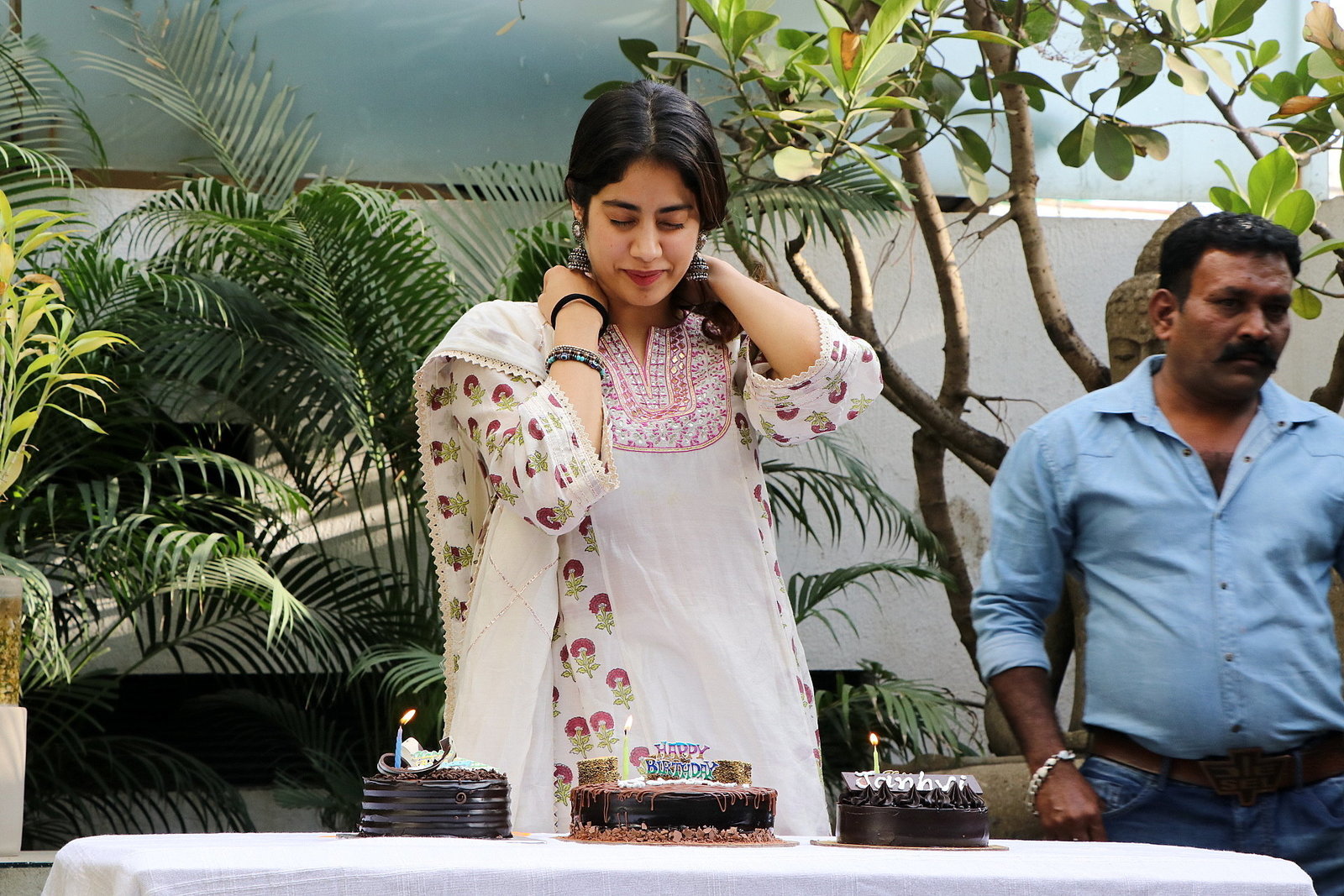 Photos: Jhanvi Kapoor Celebrates Her Birthday With Media | Picture 1725316