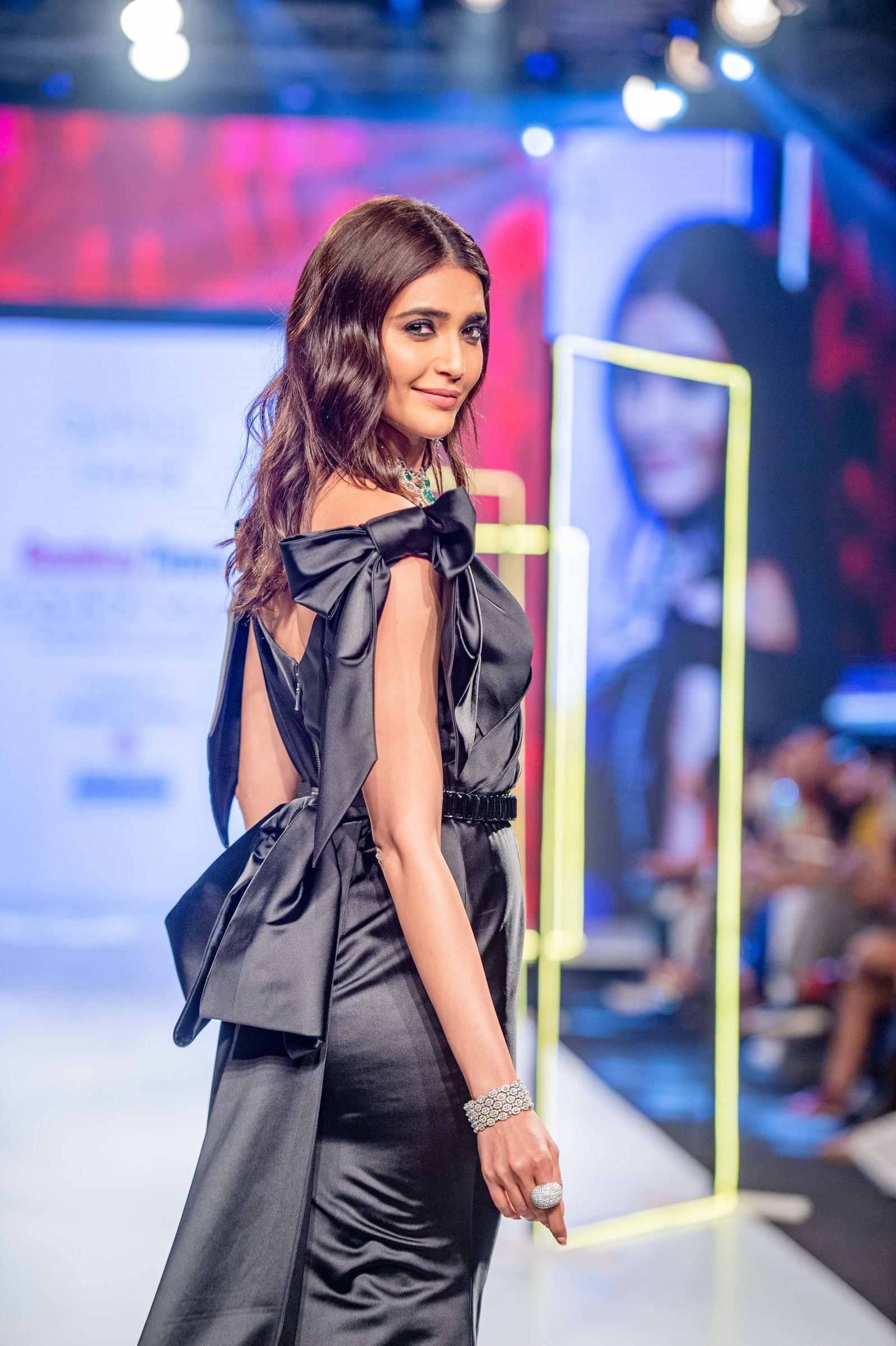 Photos: Karishma Tanna Walks Ramp At Bombay Times Fashion Week 2020 | Picture 1726698