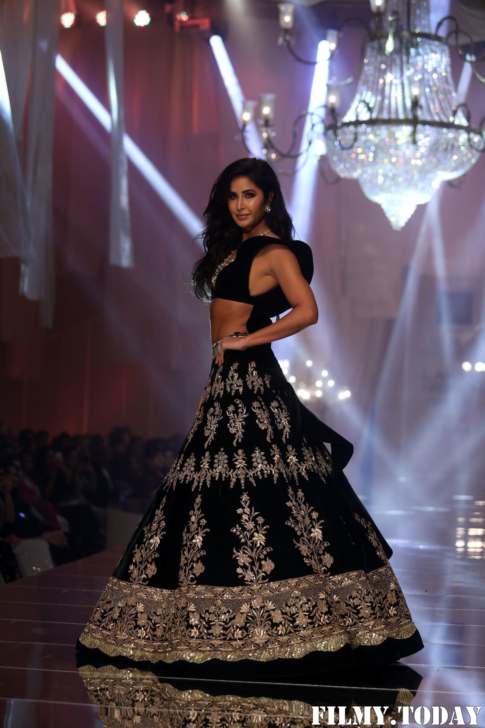 Katrina Kaif - Photos: Manish Malhotra's Show At Lakme Fashion Week In Mumbai | Picture 1677107