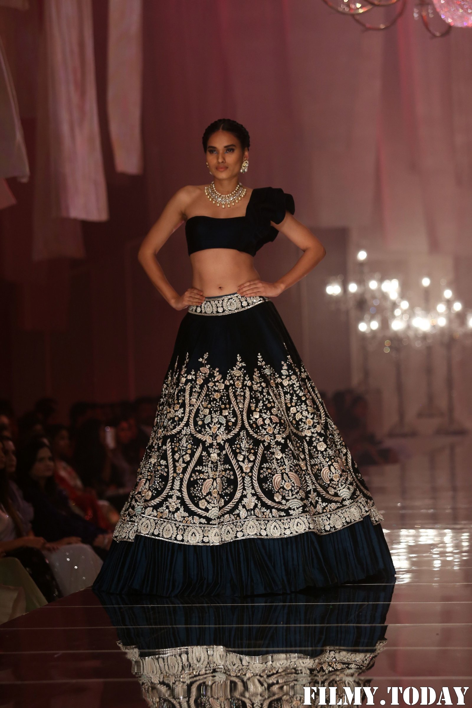 Photos: Manish Malhotra's Show At Lakme Fashion Week In Mumbai | Picture 1677082