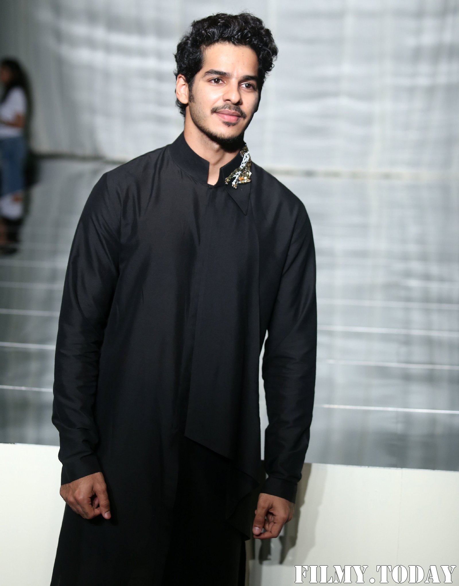 Ishaan Khattar - Photos: Manish Malhotra's Show At Lakme Fashion Week In Mumbai | Picture 1677110