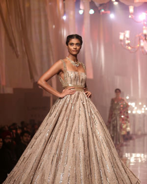 Photos: Manish Malhotra's Show At Lakme Fashion Week In Mumbai | Picture 1677087