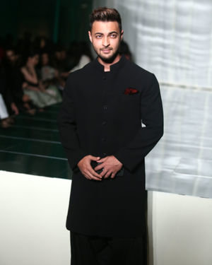 Aayush Sharma - Photos: Manish Malhotra's Show At Lakme Fashion Week In Mumbai