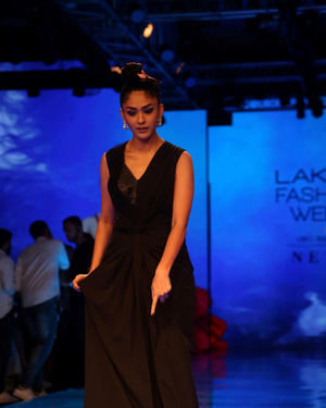Mrunal Thakur - Photos: Lakme Fashion Week Winter Festive 2019 | Picture 1677556