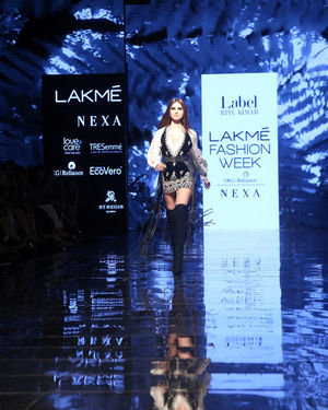 Tara Sutaria - Photos: Lakme Fashion Week Winter Festive 2019 - Day 3