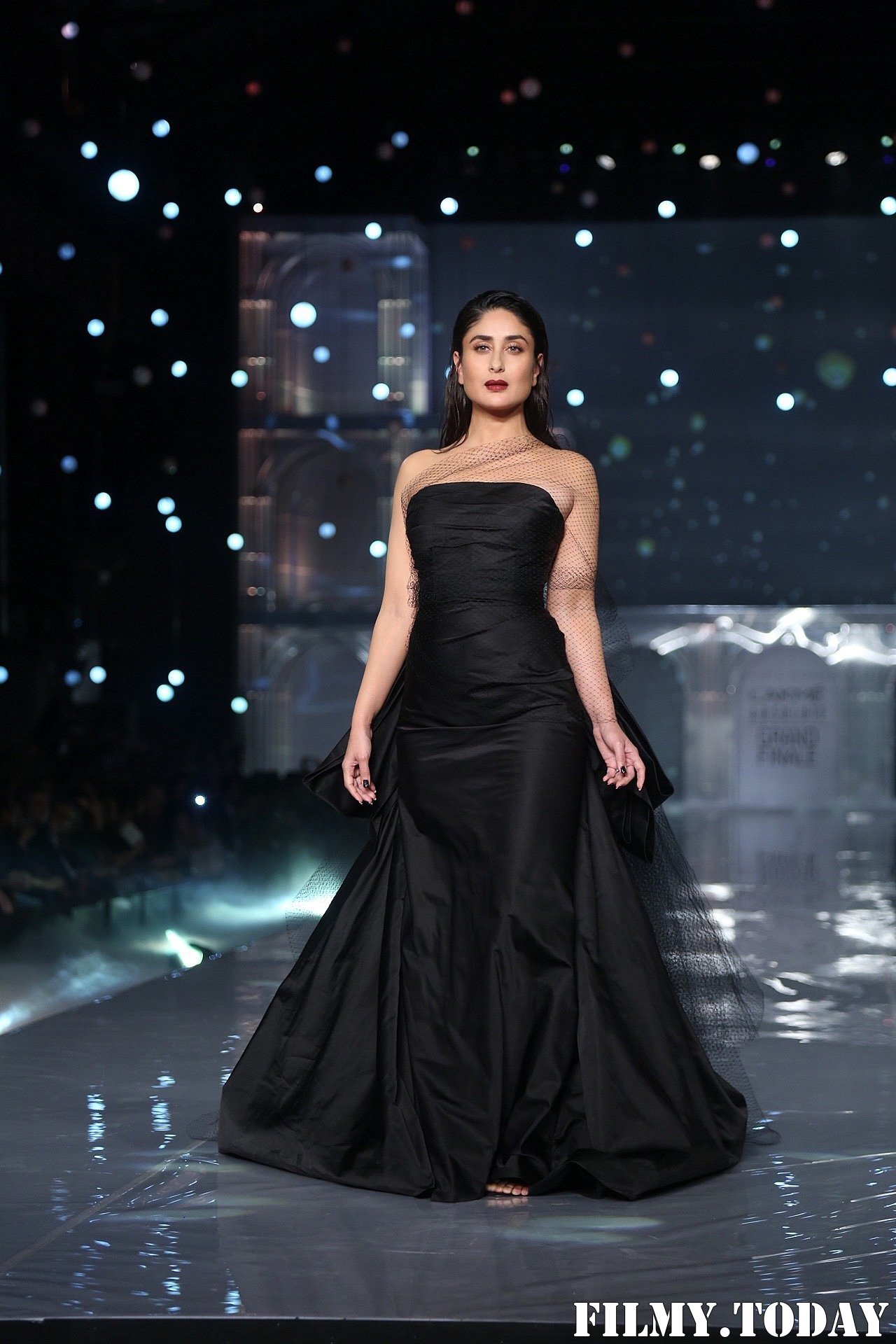 Kareena Kapoor - Photos: Lakme Fashion Week Winter Festive 2019 | Picture 1678856