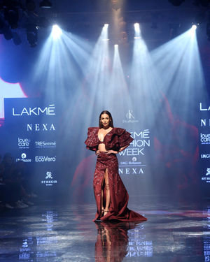 Malaika Arora - Photos: Lakme Fashion Week Winter Festive 2019