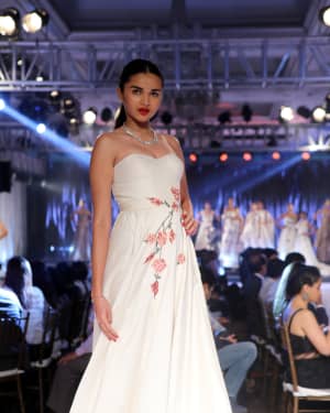 Photos: Celebs Walks The Ramp at Forever Mark's Red Carpet Collection Show | Picture 1632601