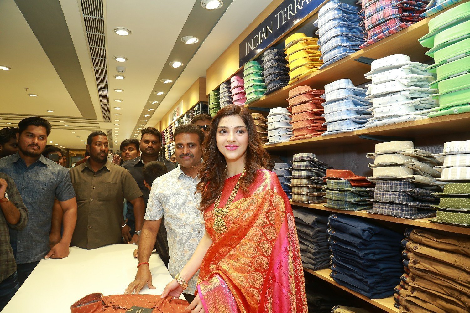 Photos : Inaugration Of Footwear and Men's Branded Clothing in CMR Shopping Mall | Picture 1632975