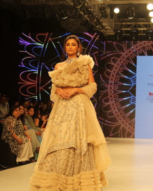 Daisy Shah - Photos: Bombay Times Fashion Week 2019 - Pallavi Ghosh Show