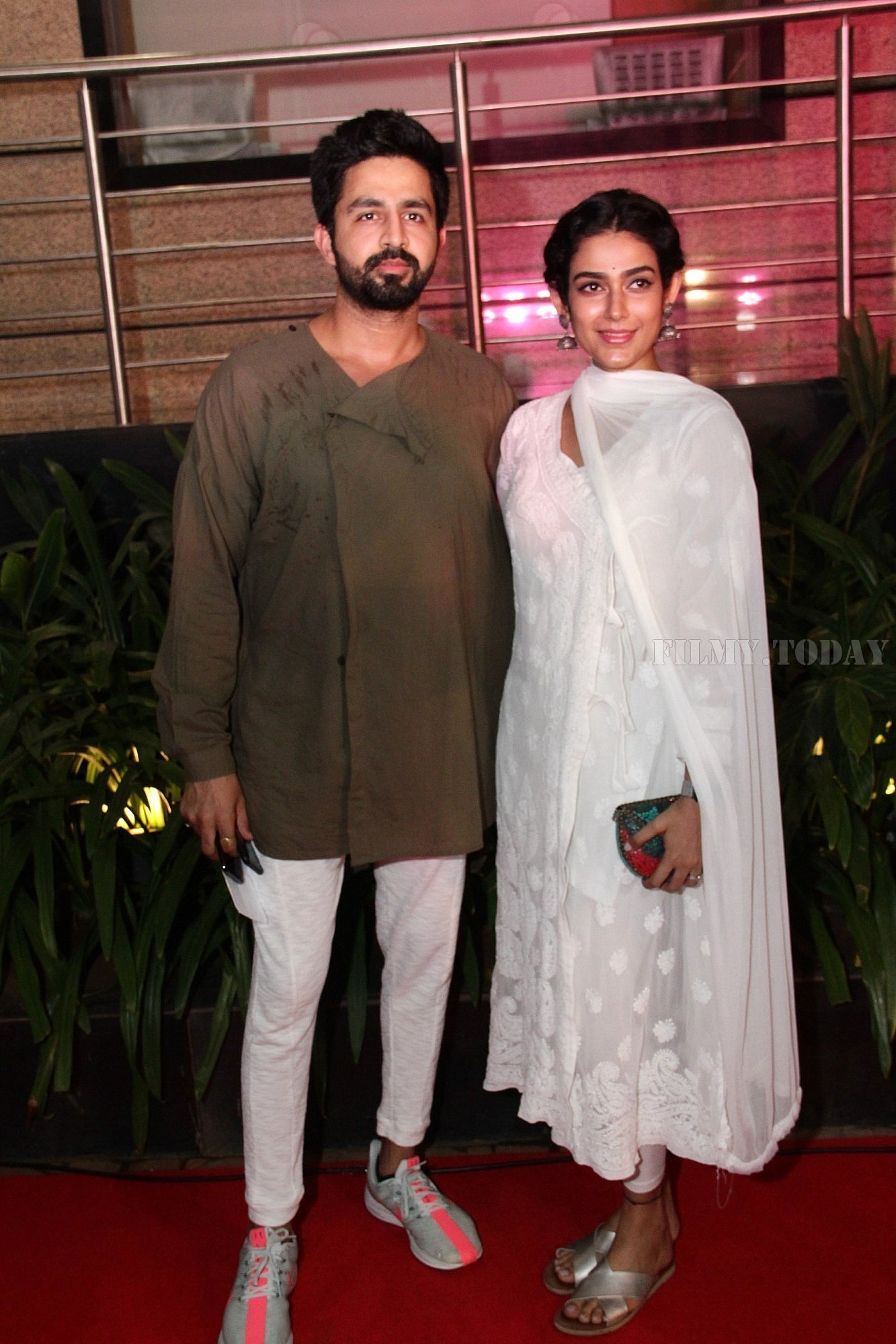 Photos: Celebs At The Premiere Of The Musical Theater 'umrao Jaan' | Picture 1649723