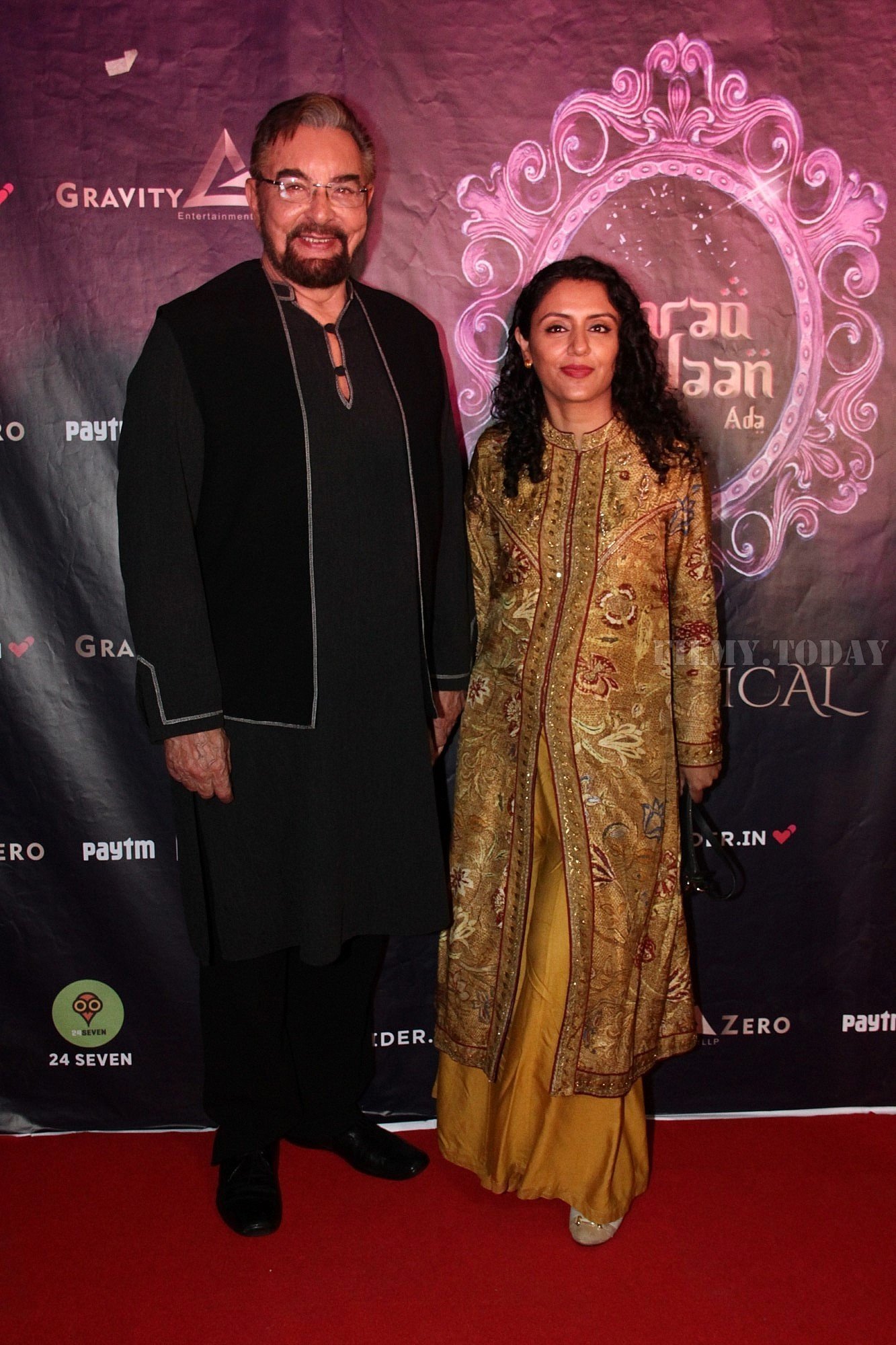 Photos: Celebs At The Premiere Of The Musical Theater 'umrao Jaan' | Picture 1649732