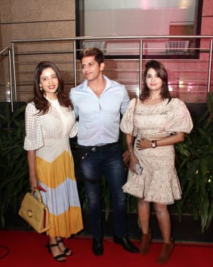 Photos: Celebs At The Premiere Of The Musical Theater 'umrao Jaan' | Picture 1649720