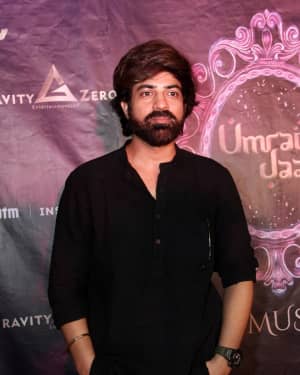 Photos: Celebs At The Premiere Of The Musical Theater 'umrao Jaan' | Picture 1649727