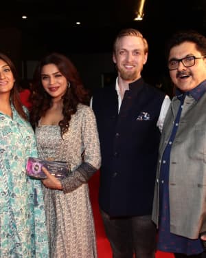 Photos: Celebs At The Premiere Of The Musical Theater 'umrao Jaan' | Picture 1649698