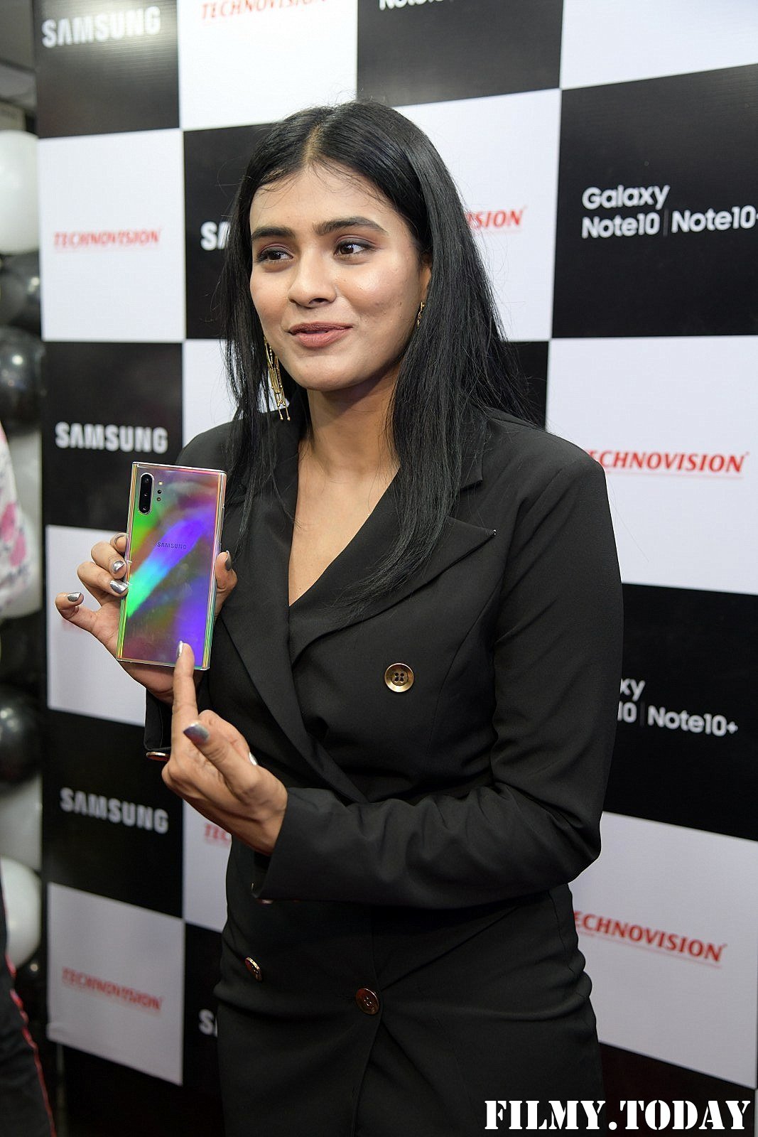 Hebah Patel Launches Samsung Galaxy Note 10 At Technovision Mobile Store Photos | Picture 1679524