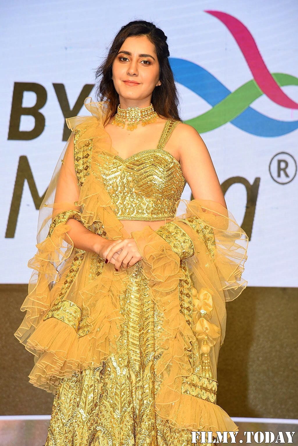 Raashi Khanna - Venky Mama Movie Pre Release Event At Khammam Photos | Picture 1705769