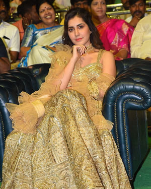 Raashi Khanna - Venky Mama Movie Pre Release Event At Khammam Photos | Picture 1705657