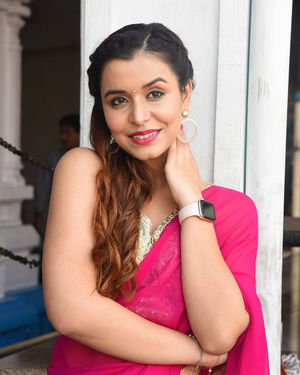 Chitranshi Dhyani - Victoria Maharani Telugu Movie Opening Photos | Picture 1705741