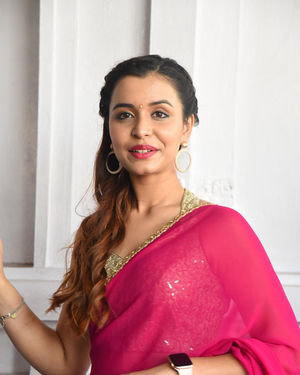 Chitranshi Dhyani - Victoria Maharani Telugu Movie Opening Photos | Picture 1705733