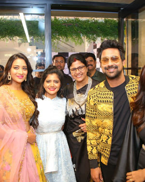 Telugu Bigg Boss Celebs At Salon Hair Crush Launch Photos | Picture 1710127