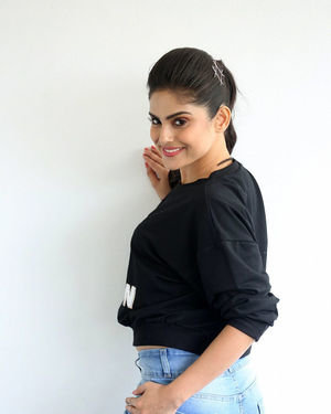 Naina Ganguly - Beautiful Telugu Movie Press Meet Photos | Picture 1711392
